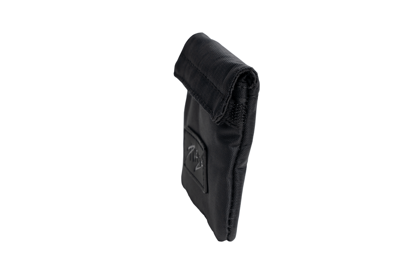 Purize - A shoulder bag with activated carbon, odorless